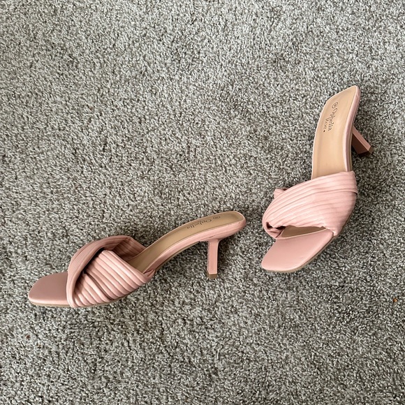 Square Toe Slides - Picture 2 of 4